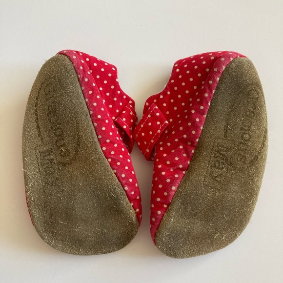 Baby girl booties - Picture 2 of 2